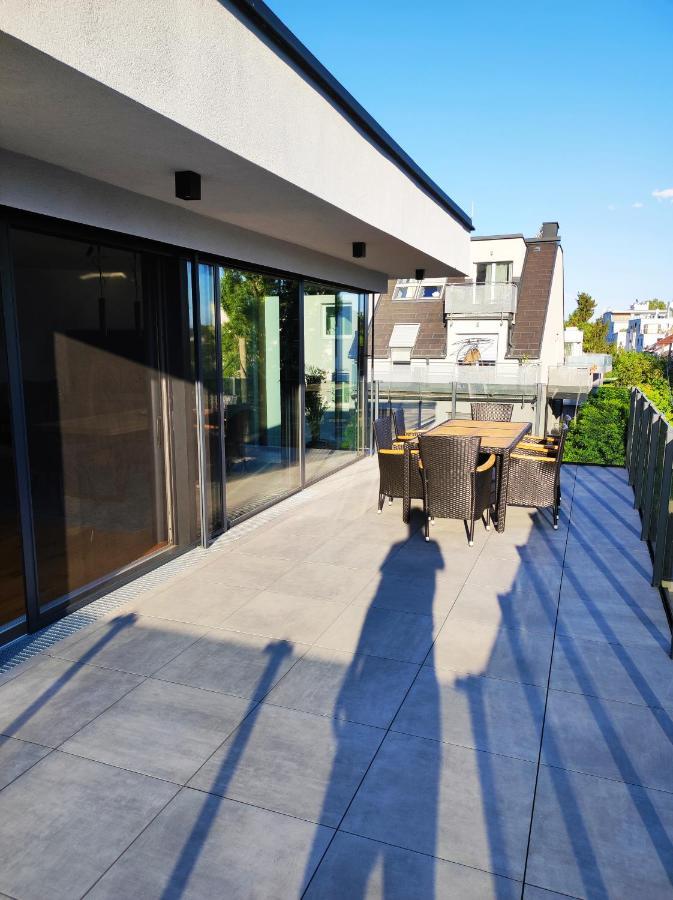 Luxurioeses Penthouse Mit Blick Auf Die Uno-City Und Dem Kaiserwasser. 3Schlafzimmer, 2 Baeder, Privat Lift Ins Apartment Viena Exterior foto
